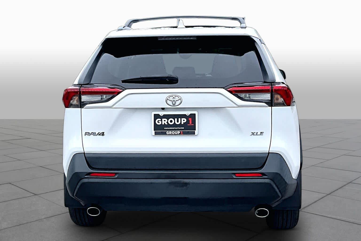 Used 2023 Toyota RAV4 XLE w/ Convenience Package FWD image 5