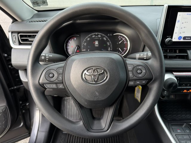 Used 2024 Toyota RAV4 LE AWD/4WD image 18