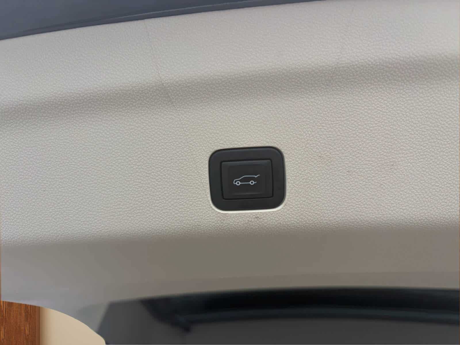 Certified 2023 Cadillac Escalade Sport Platinum w/ LPO, Floor Liner Package AWD/4WD image 30