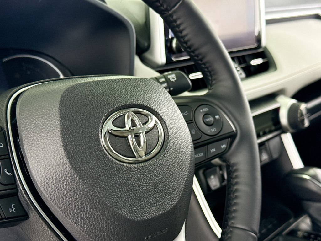 Used 2025 Toyota RAV4 XLE Premium w/ Weather Package AWD/4WD image 19