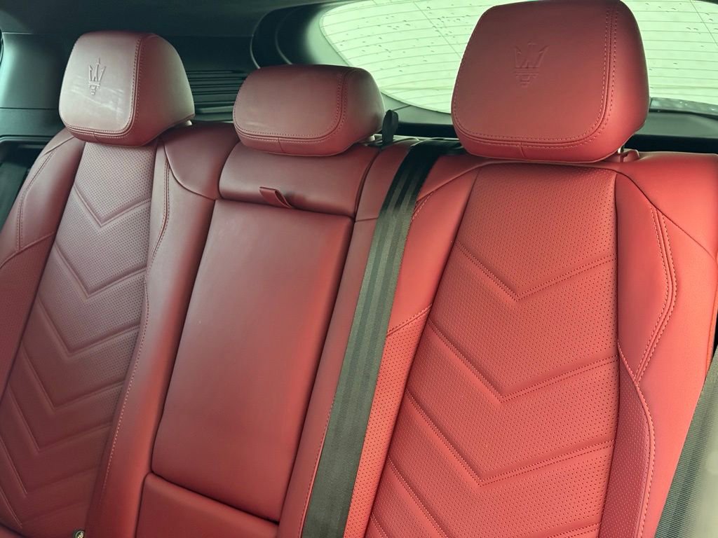 Used 2024 Maserati Grecale Trofeo image 17