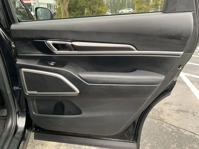 Used 2023 Kia Telluride S image 11