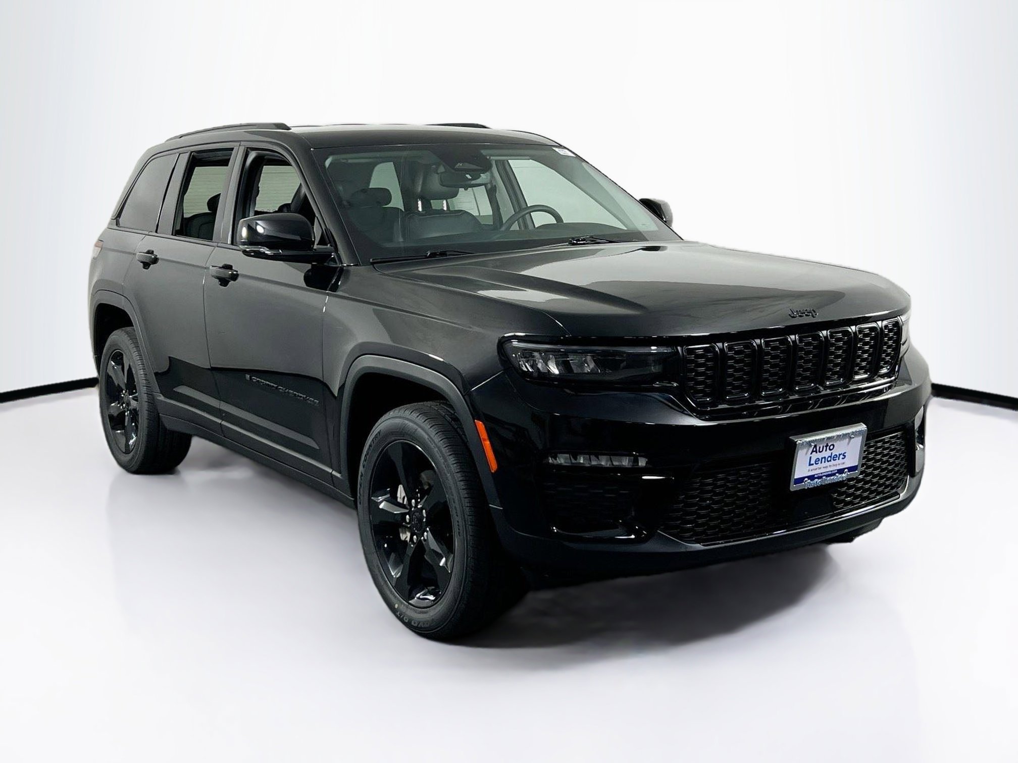 Used 2023 Jeep Grand Cherokee Limited w/ Black Appearance Package image 3