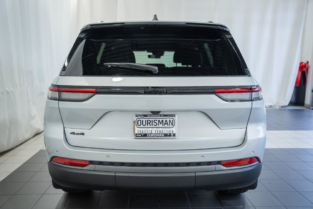 New 2026 Jeep Grand Cherokee Altitude AWD/4WD image 5