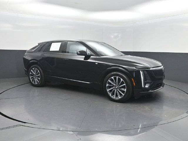 Used 2024 Cadillac Lyriq Sport AWD/4WD image 32