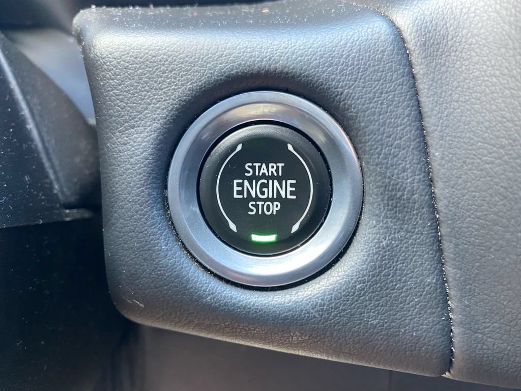 Used 2022 Chevrolet Tahoe Z71 w/ Luxury Package AWD/4WD image 41