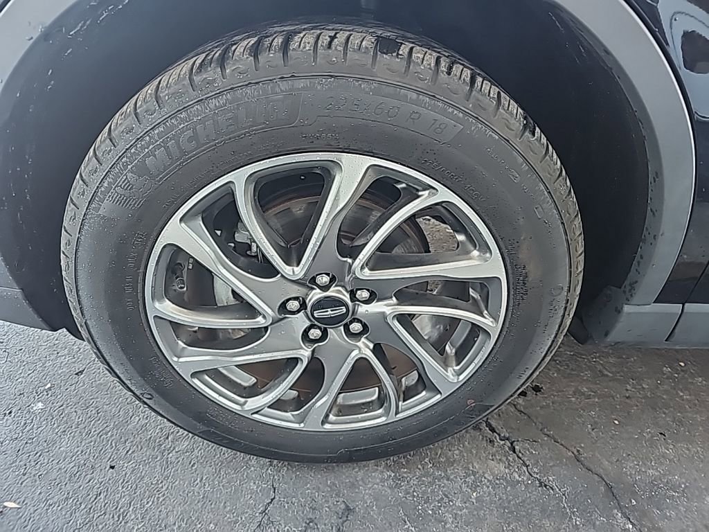 Used 2022 Lincoln Corsair AWD w/ Equipment Group 101A image 8