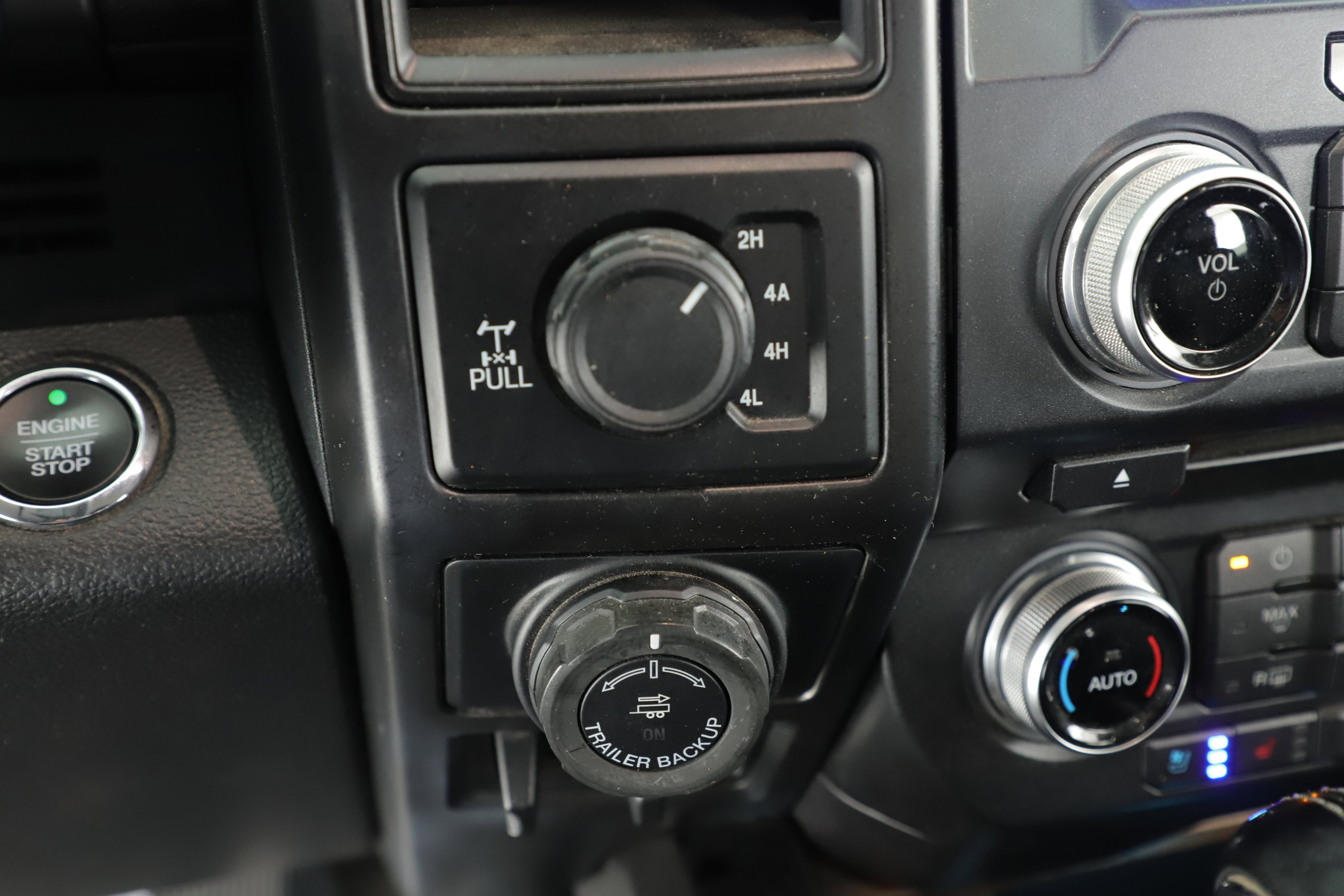 Used 2018 Ford F150 Lariat w/ Equipment Group 501A Mid image 19