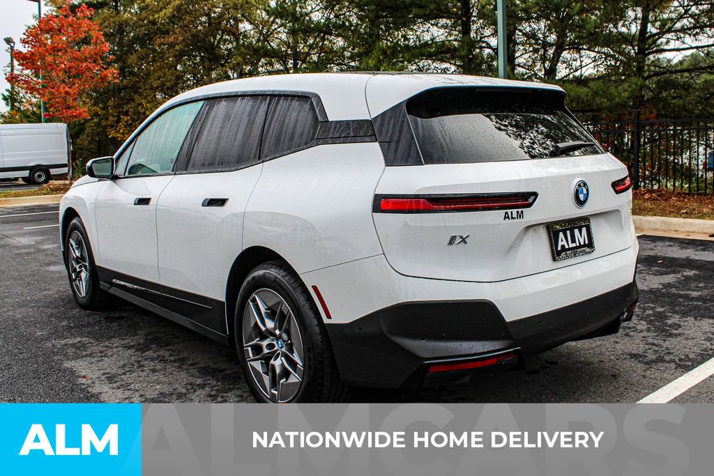 Used 2023 BMW iX xDrive50 image 5