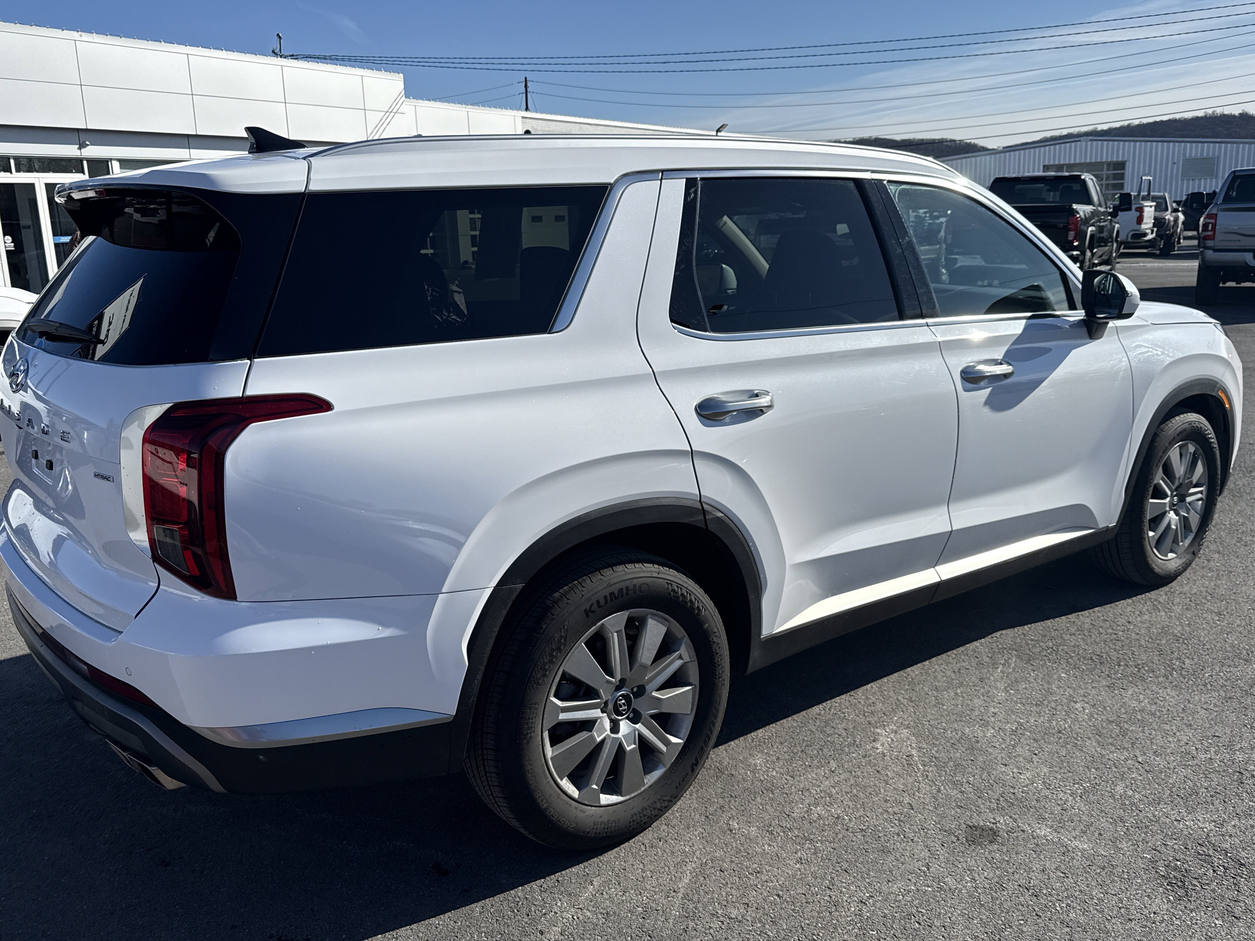 Used 2025 Hyundai Palisade SEL image 3