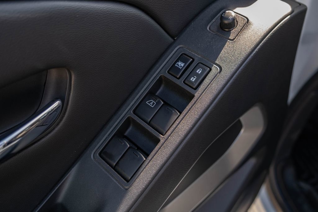 Used 2025 Nissan Frontier SV w/ SV Convenience Package image 11