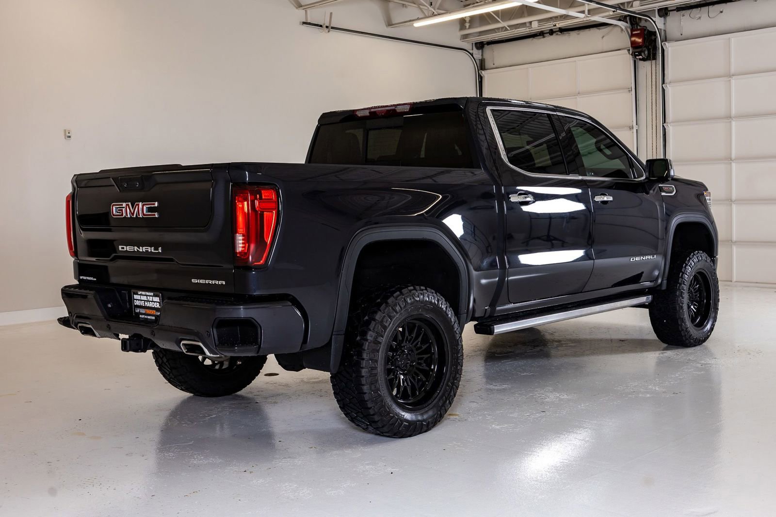 Used 2023 GMC Sierra 1500 Denali AWD/4WD image 10