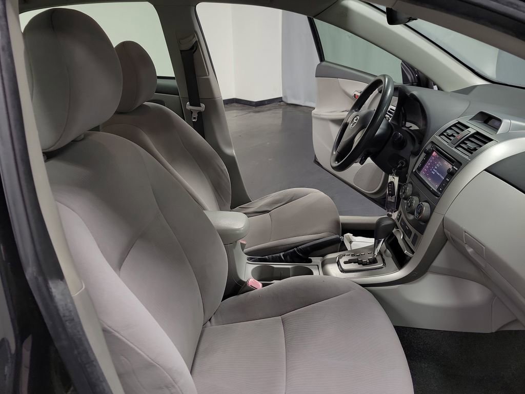 Used 2013 Toyota Corolla LE FWD image 21