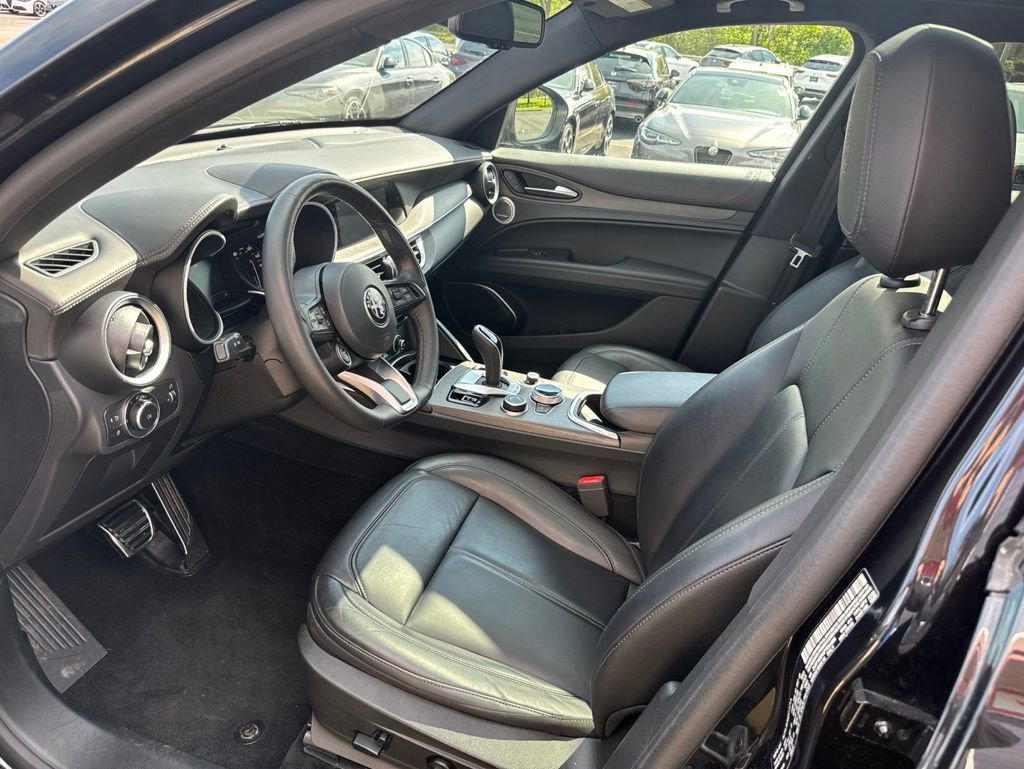 Used 2023 Alfa Romeo Stelvio Ti AWD/4WD image 26
