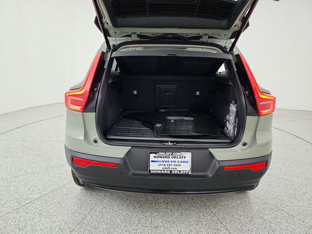 Certified 2025 Volvo XC40 B5 Plus w/ Protection Package Premier AWD/4WD image 15