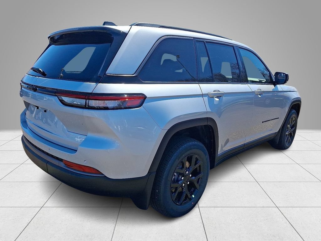 New 2026 Jeep Grand Cherokee Altitude AWD/4WD image 4