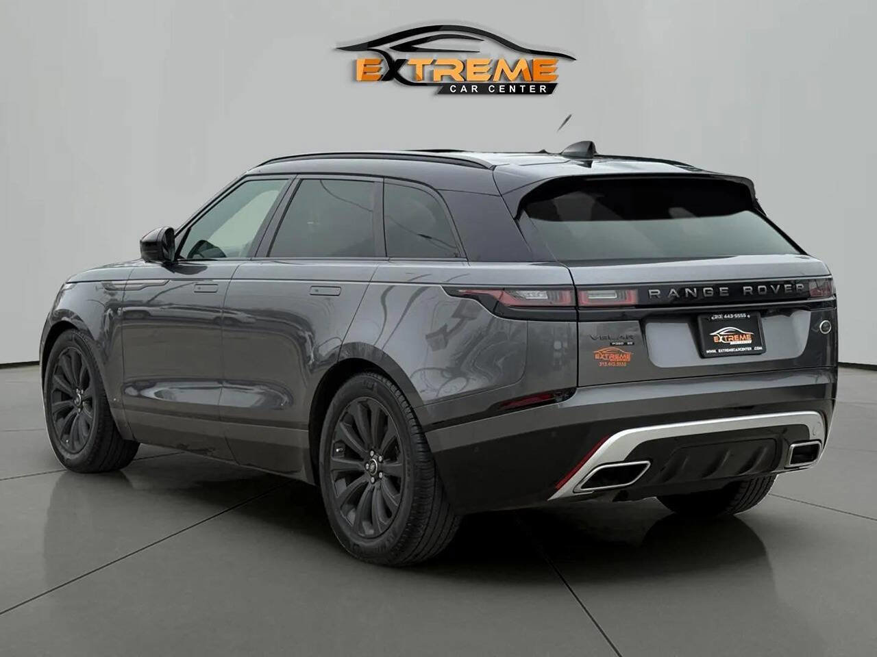 Used 2018 Land Rover Range Rover Velar R-Dynamic SE AWD/4WD image 4