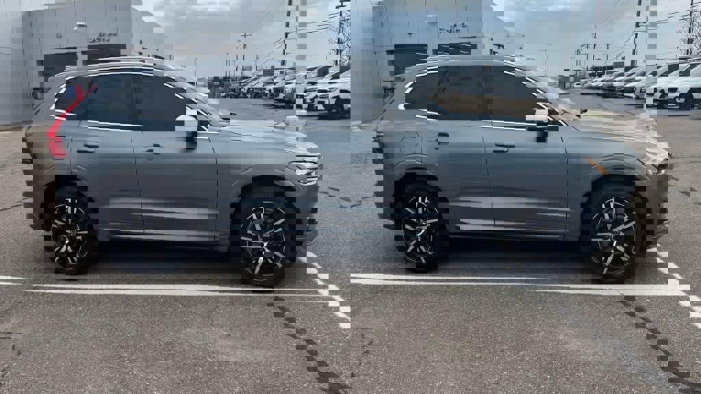 Used 2019 Volvo XC60 T6 R-Design w/ Protection Package Premier image 4