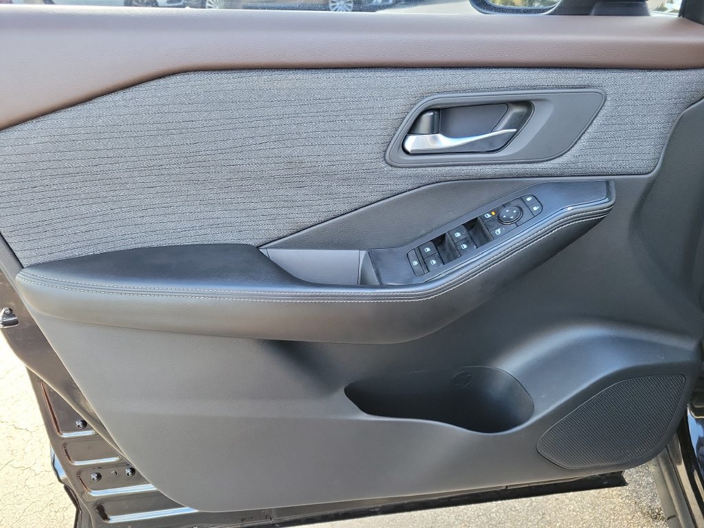 Used 2021 Nissan Rogue SV FWD image 20