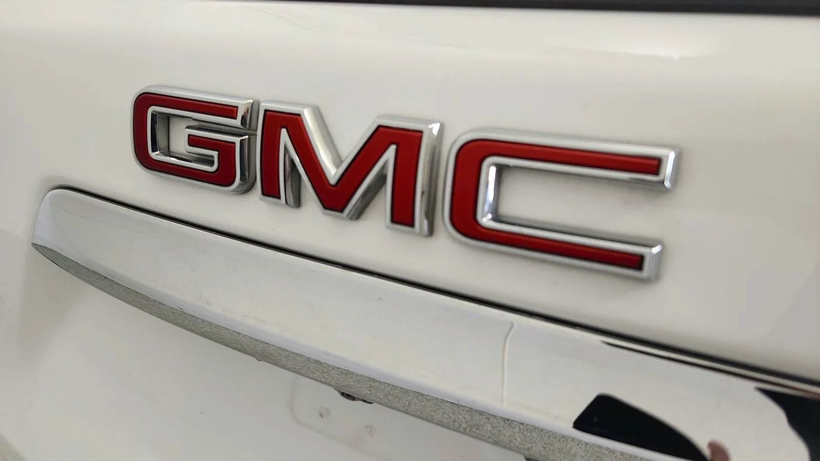 Used 2024 GMC Terrain SLT FWD image 33