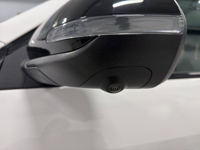 Used 2024 GMC Acadia AT4 image 13