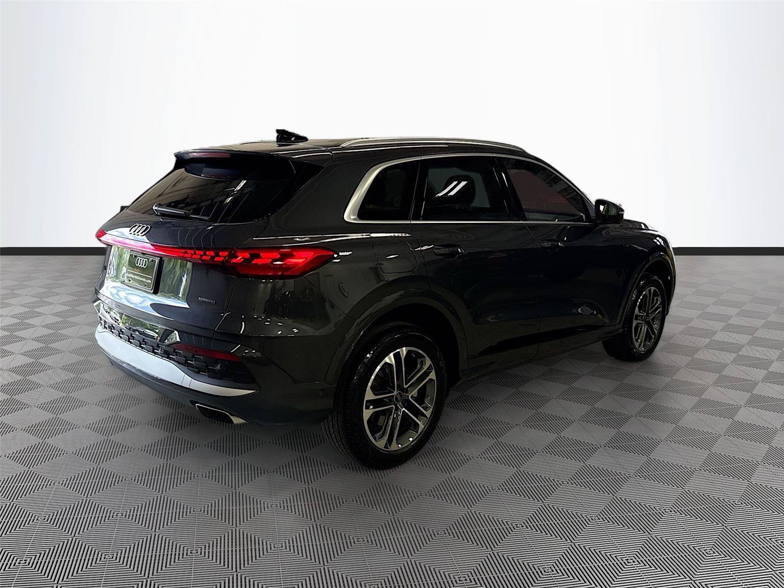 Certified 2025 Audi Q5 Premium w/ Convenience Package AWD/4WD image 7