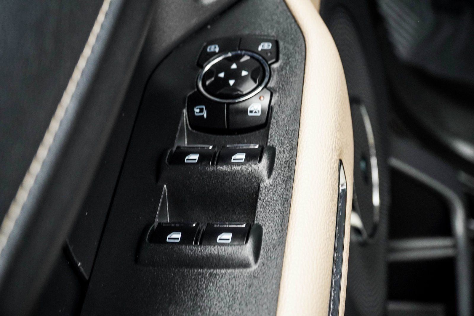 Used 2024 Ford Expedition Limited AWD/4WD image 34