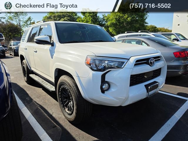 Used 2020 Toyota 4Runner SR5 Premium w/ Moonroof Package AWD/4WD image 3