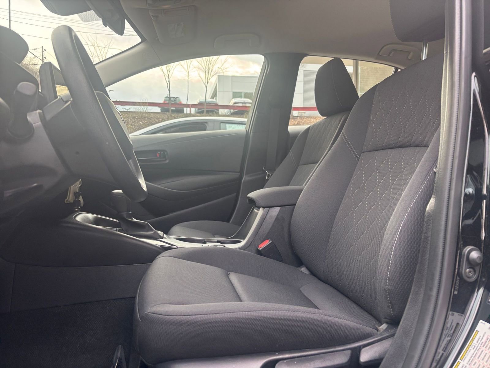 Used 2025 Toyota Corolla LE image 34