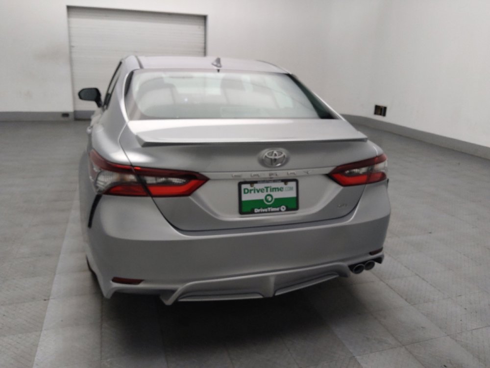 Used 2022 Toyota Camry SE image 6