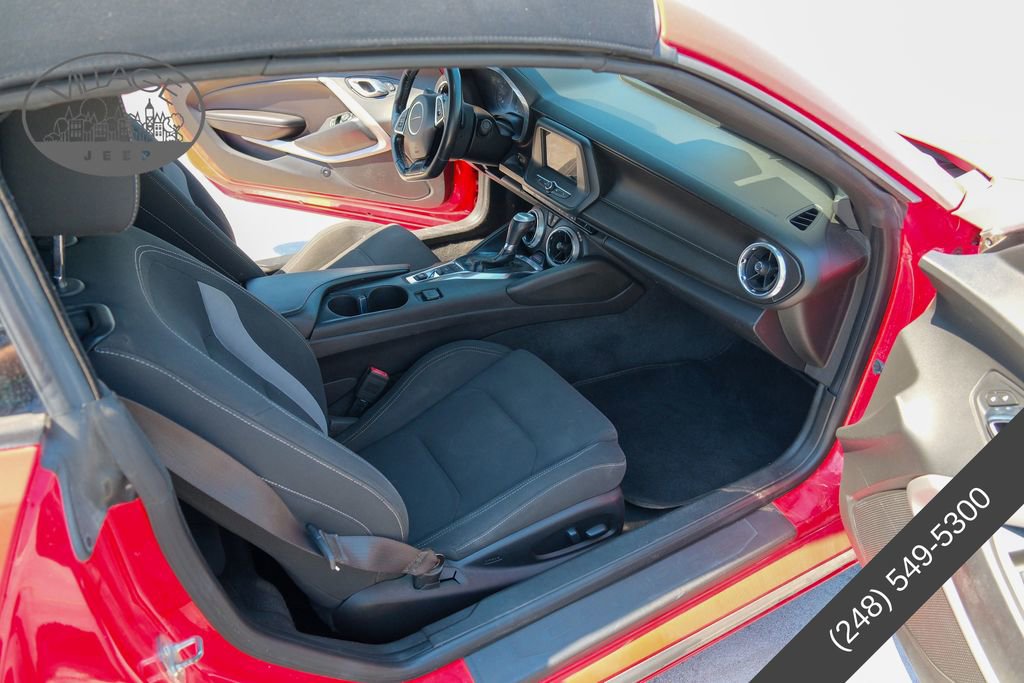 Used 2019 Chevrolet Camaro LT RWD image 13