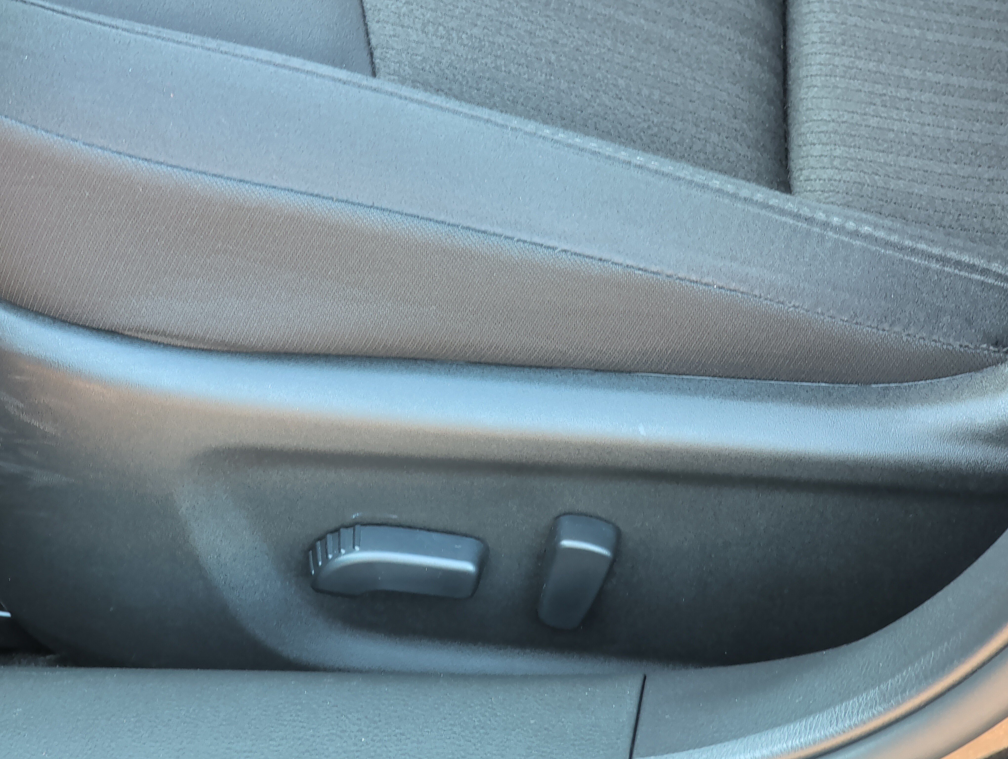 Used 2025 Nissan Altima 2.5 SV FWD image 19