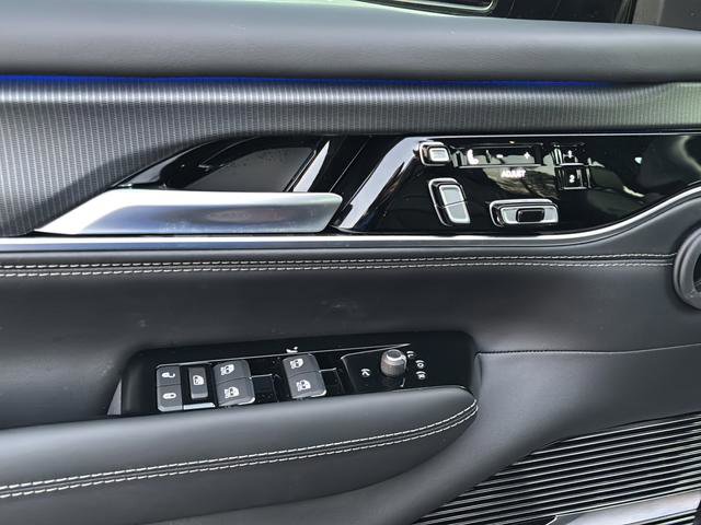 New 2026 Jeep Grand Wagoneer Summit w/ Rear Seat Video Group I image 17