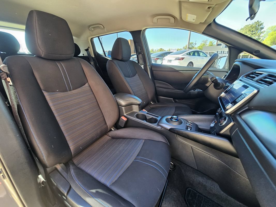 Used 2025 Nissan Leaf S FWD image 4