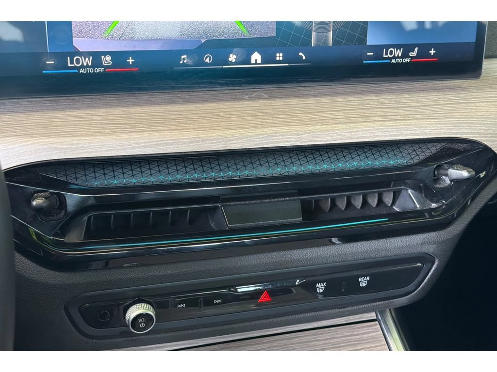 Used 2025 BMW 330i Sedan RWD image 22
