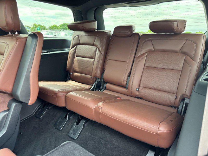 New 2026 Lincoln Navigator Reserve AWD/4WD image 10