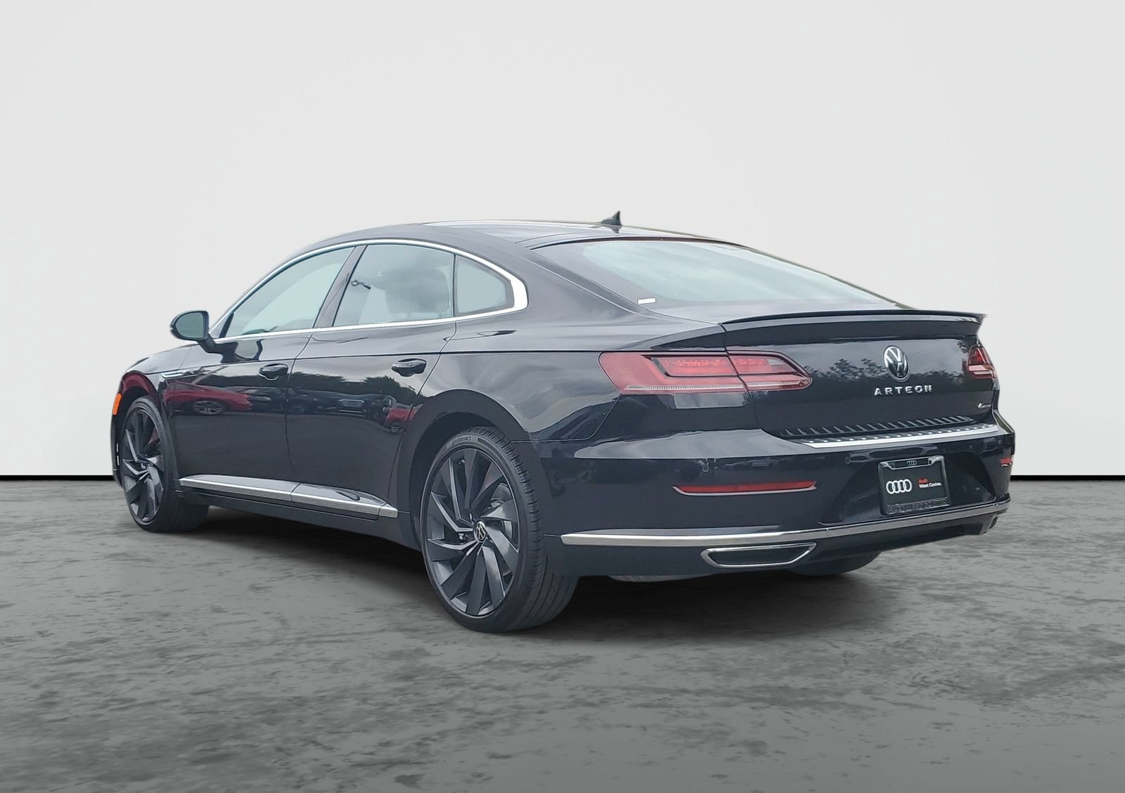 Used 2023 Volkswagen Arteon SEL AWD/4WD image 3