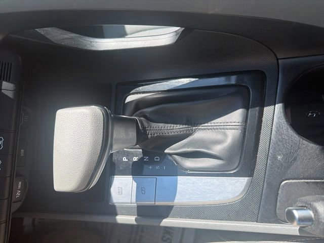 Certified 2021 Hyundai Elantra SEL image 18