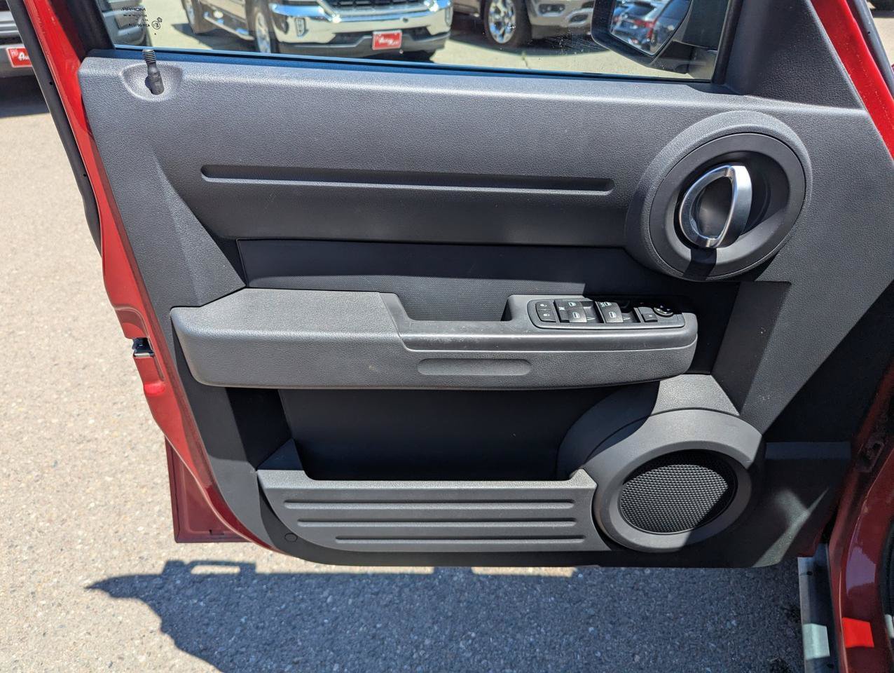 Used 2011 Dodge Nitro Heat w/ Popular Equipment Group AWD/4WD image 9