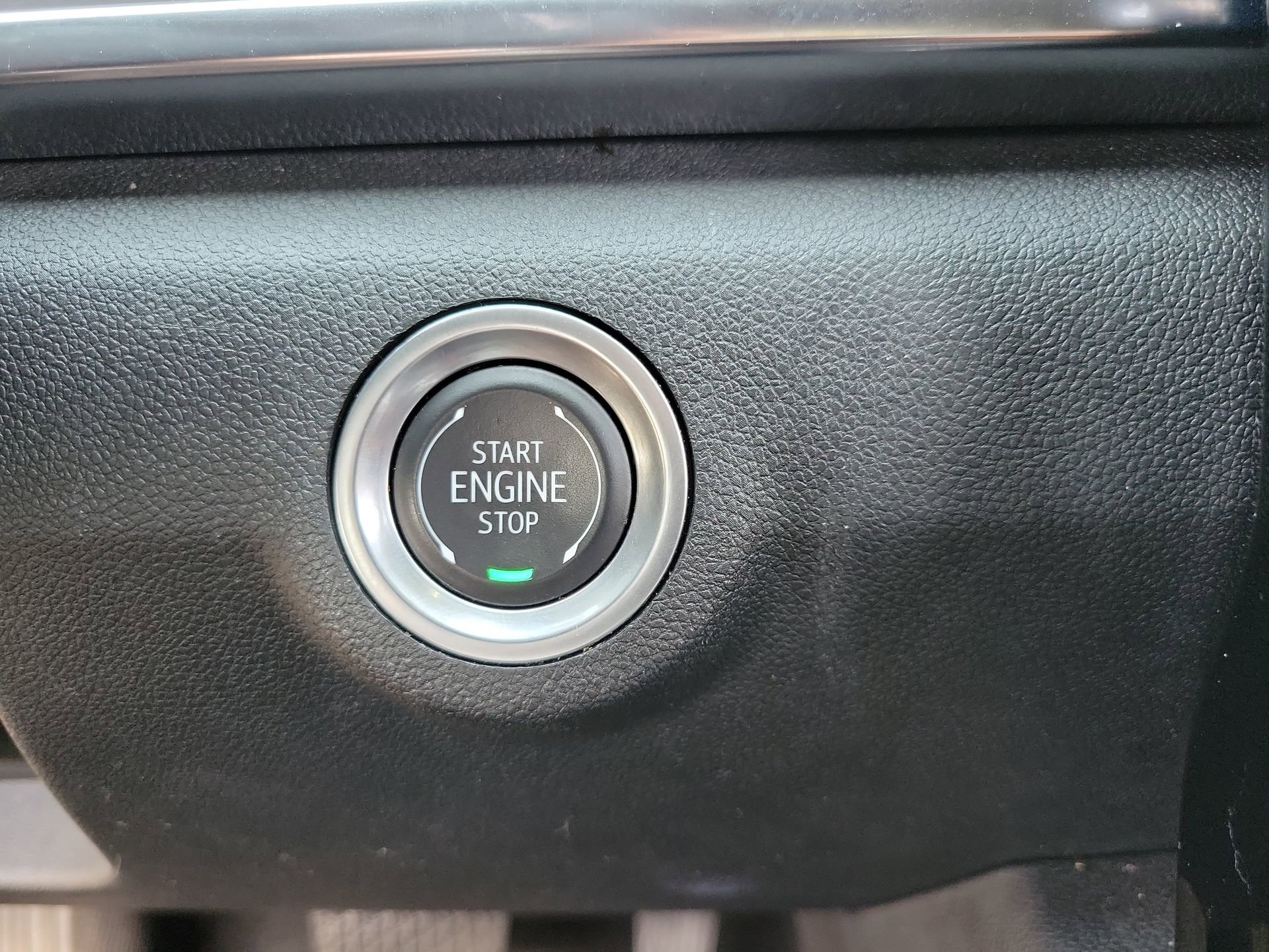 Used 2025 GMC Terrain Elevation FWD image 30