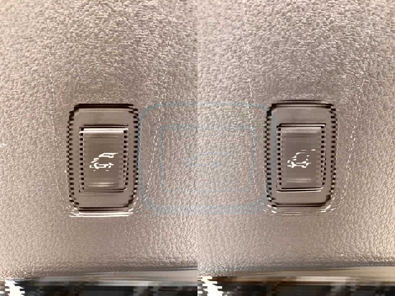 Used 2023 Chevrolet Traverse LT image 10