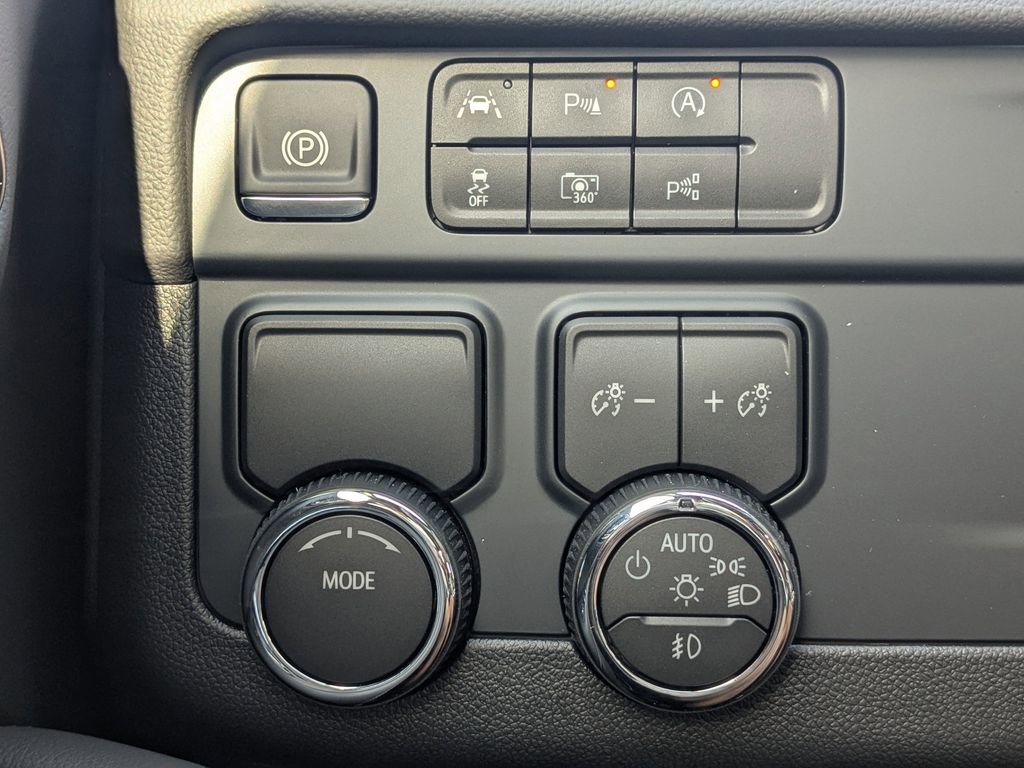 New 2025 Chevrolet Suburban Premier RWD image 27