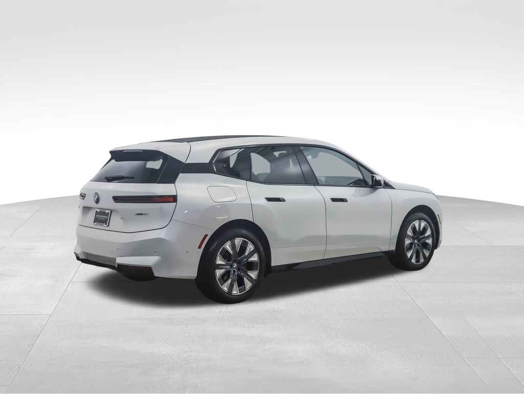 Used 2026 BMW iX xDrive60 w/ Premium Package image 5