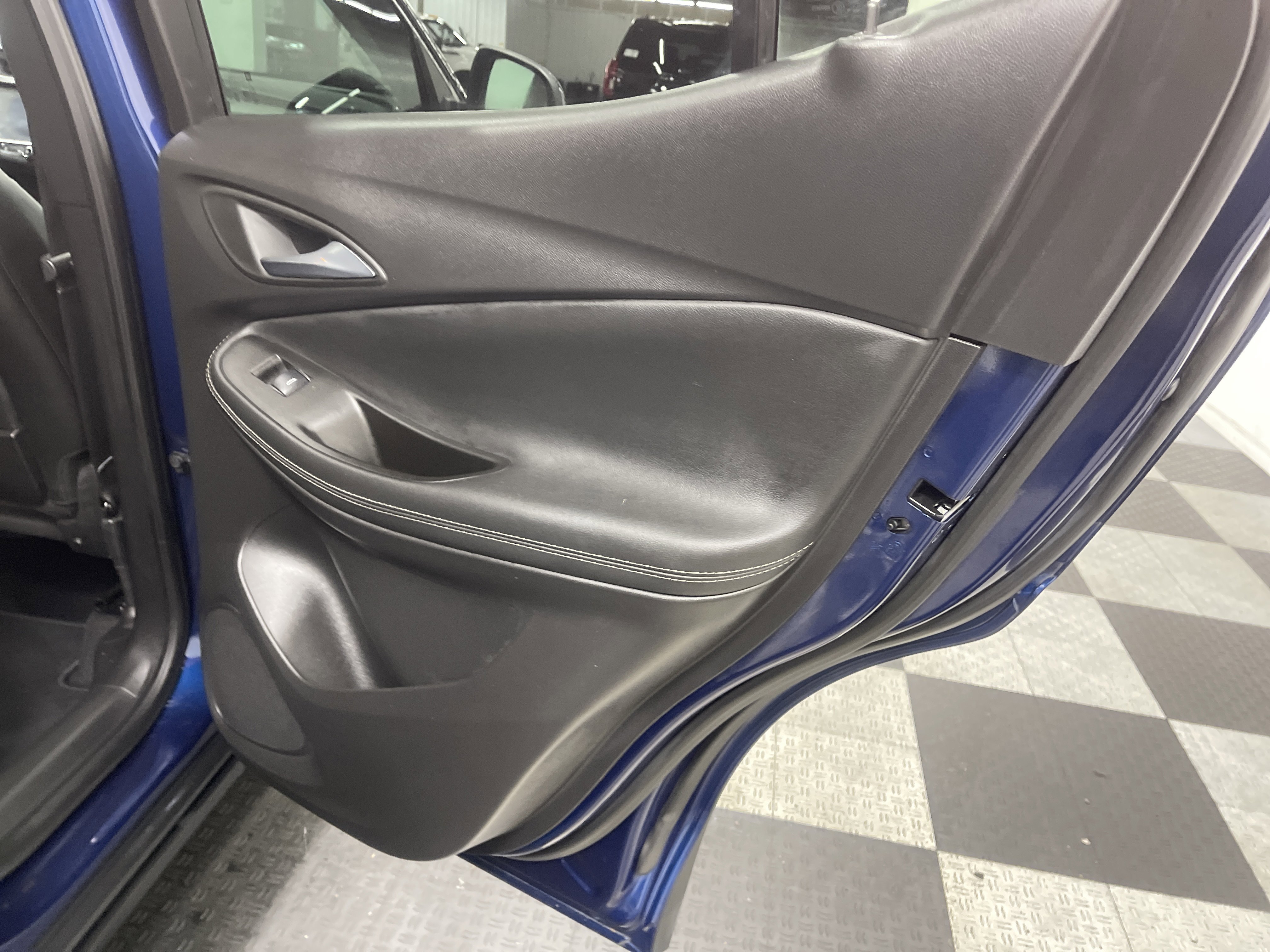 Used 2022 Buick Encore GX Preferred w/ Cold Weather Comfort Package image 19