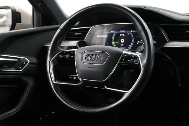 Used 2022 Audi e-tron Premium Plus w/ Premium Plus Package image 17
