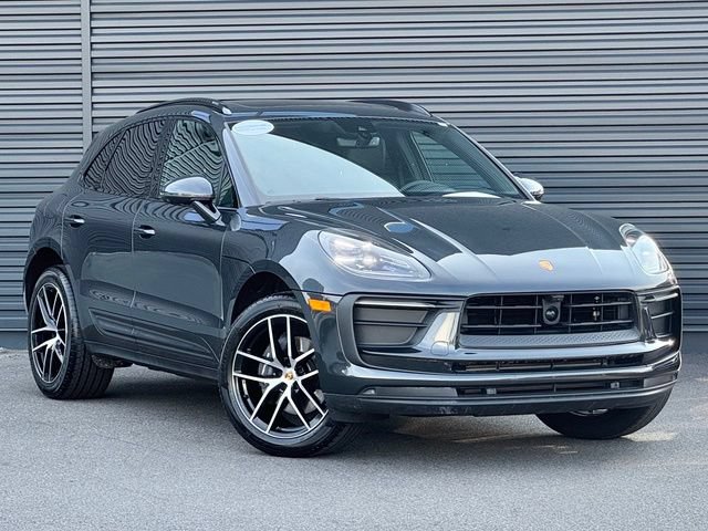 Certified 2026 Porsche Macan AWD/4WD image 9