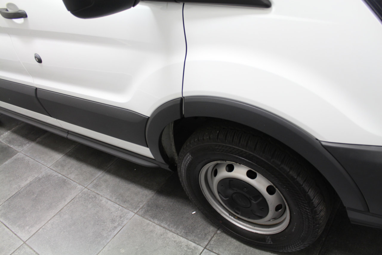 Used 2018 Ford Transit 250 130 Low Roof image 36