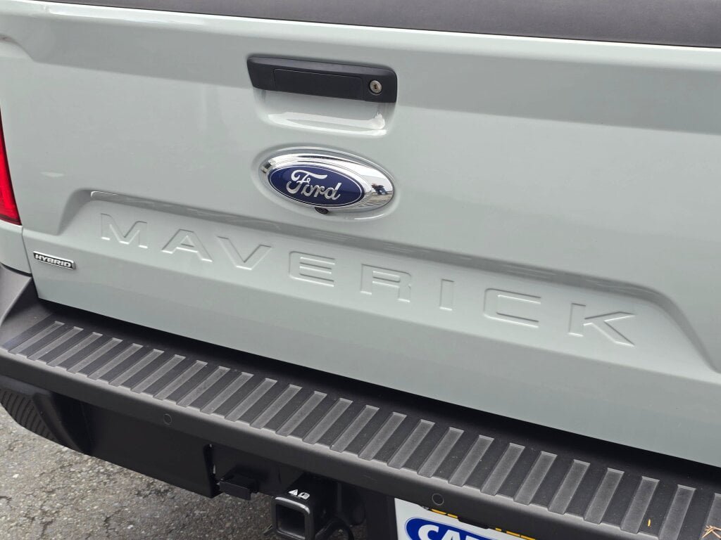 Used 2024 Ford Maverick Lariat FWD image 17