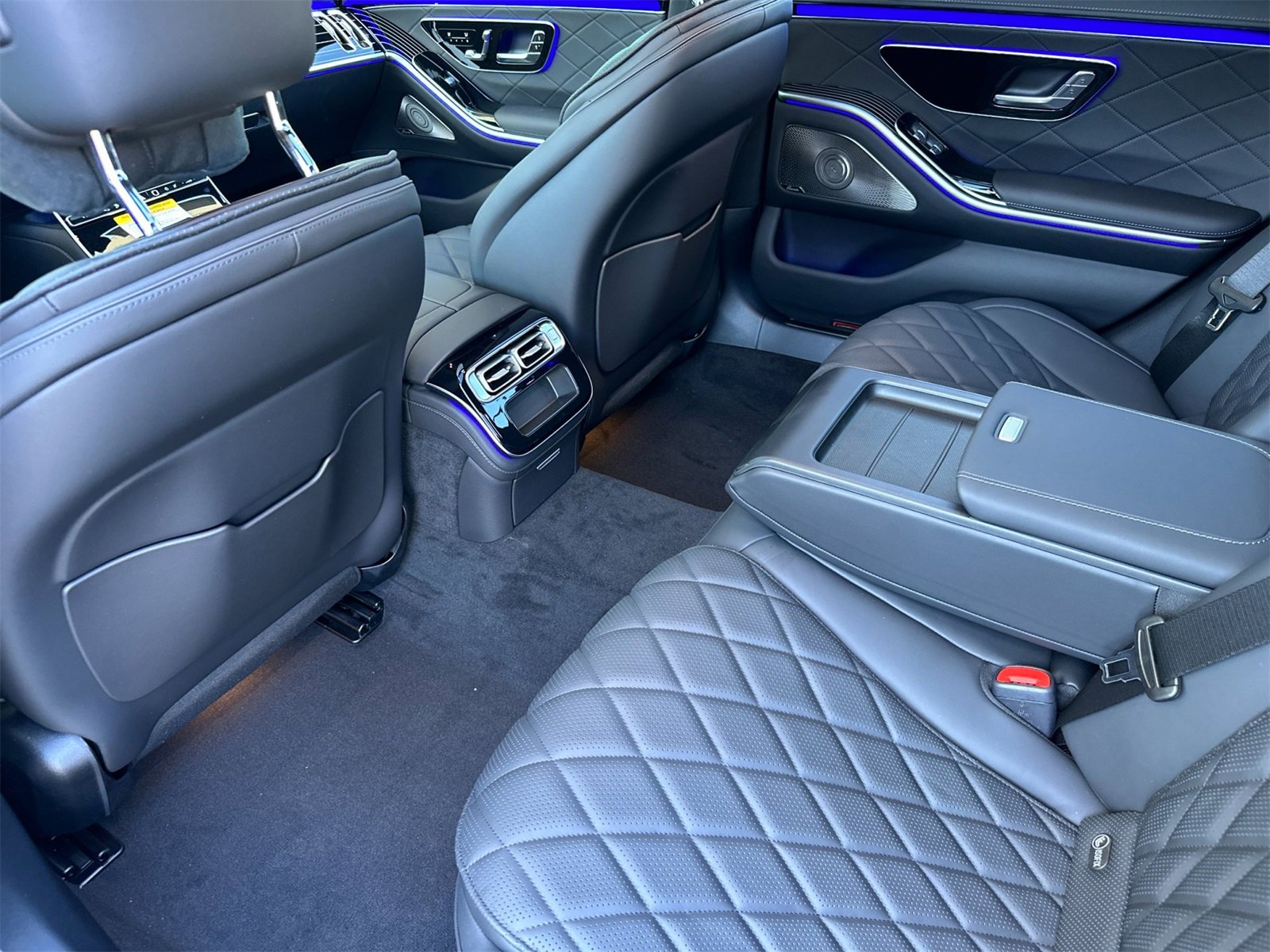 New 2026 Mercedes-Benz S 580e 4MATIC Sedan image 12