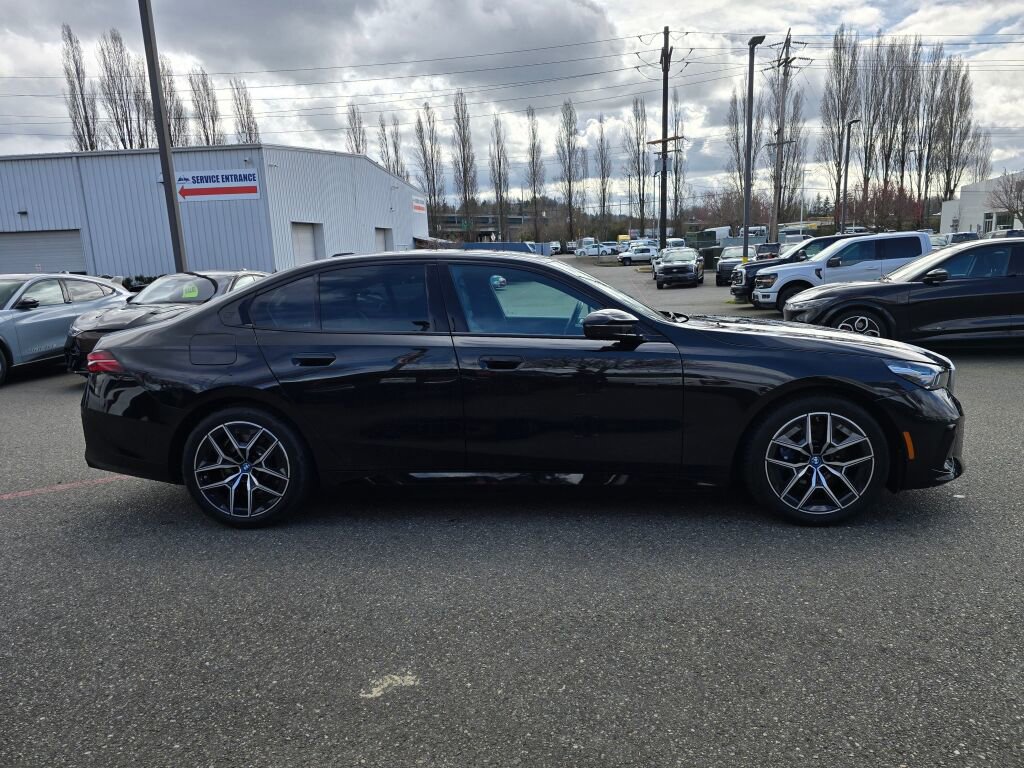 Used 2024 BMW i5 M60 w/ Premium Package image 4